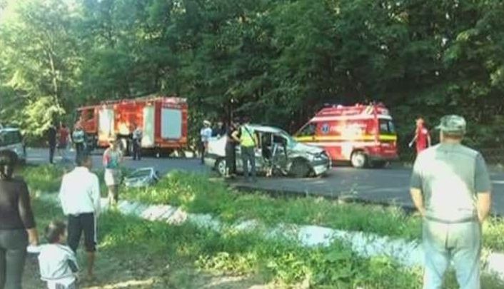 PE CONTRASENS. O persoană a murit, iar alte două au fost rănite într-un accident cu trei maşini implicate 1 arges.jpg