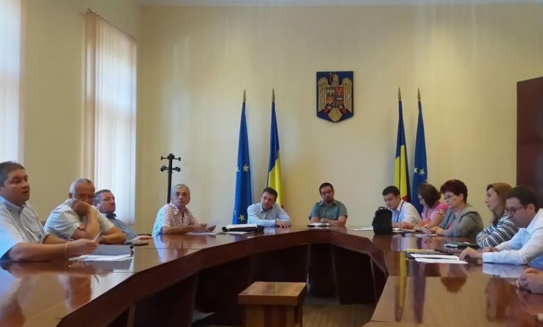 BRAŞOV. Sindicaliştii de la Nitramonia acuză discriminarea la care sunt supuşi făgărăşenii 1 comisiedialogsocial.jpg