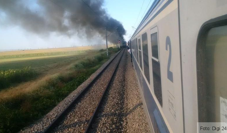 Lucrările la tronsonul CFR Braşov-Sighişoara au fost licitate de cinci firme 1 incendiu_10.jpg