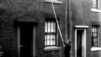 knocker-up-man_218767.jpg