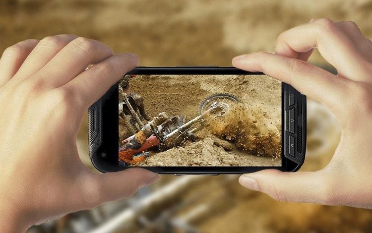 Kyocera DuraForce Pro, un smartphone cu action-camera 1 kyocera-duraforce-pro.jpg