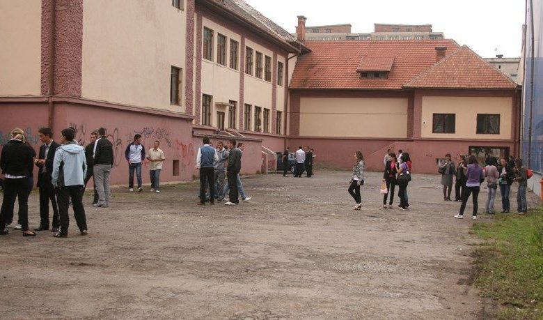 BRAȘOV. Elevii cer ca directorii de școli să ocupe postul prin concurs 1 liceu_2.jpg