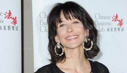 POZĂ TOPLESS. Sophie Marceau, „ținta” paparazzilor!!! 1 marceaux.jpg