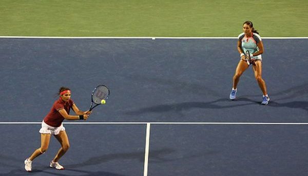 Monica Niculescu și Sania Mirza, în semifinalele probei de dublu 1 monica-niculescu-sania-mirza.jpg