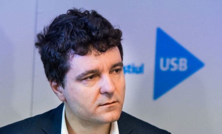 BRAŞOV. Nicuşor Dan: „Facem apel către oameni integri să intre în politică!” 1 nicusor-dan-usb.jpg