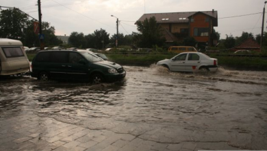 Brașov. Vin furtunile! 6 ploaiestadionultineretului8_212150.JPG