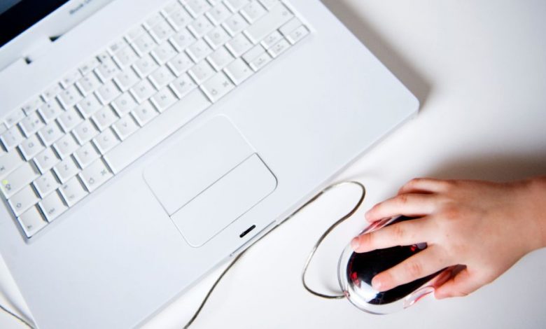 BRAȘOV. Ați fost anunțați că ați accesat site-uri pornografice și/sau că ați fost filmați în ipostaze intime? Ce se întâmplă în realitate! 1 tastatura-copil.jpg