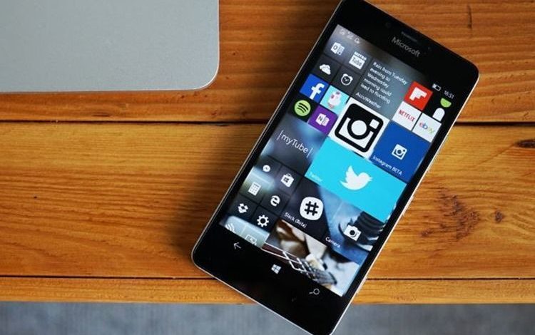 Zvon: Windows 10 Mobile Anniversary Update ar putea veni pe 9 august 1 w10mobile-au.jpg