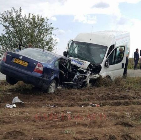 Şoferul unui autoturism cu volan pe dreapta a murit în urma unei depăşiri neregulamentare 1 accidentdolj2.jpg