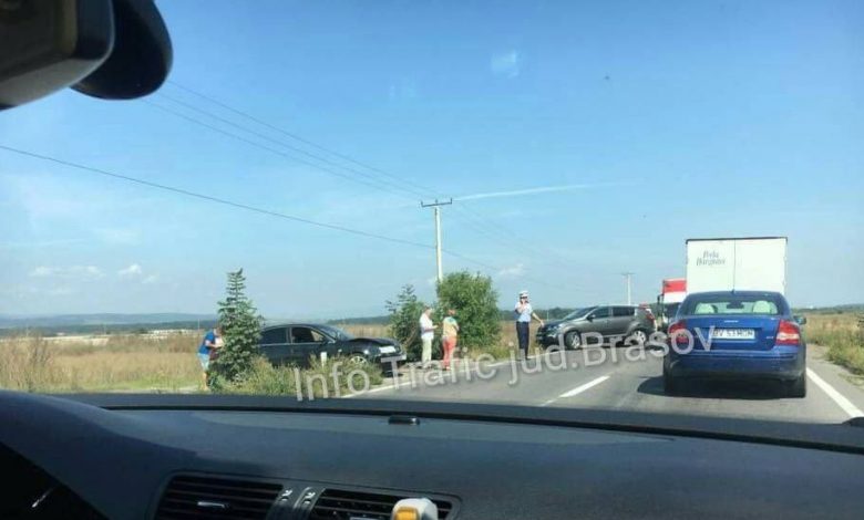 BRAŞOV. Atenţie, se circulă cu dificultate în zona Popasului Căprioara, din cauza unui eveniment rutier (FOTO) 1 accidentpopas.jpg