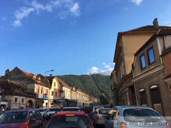 BRAȘOV. Repetiția pompierilor pentru primirea Drapelului de luptă a creat blocaje în trafic (FOTO) 1 antrenament isu 2_222286.jpg