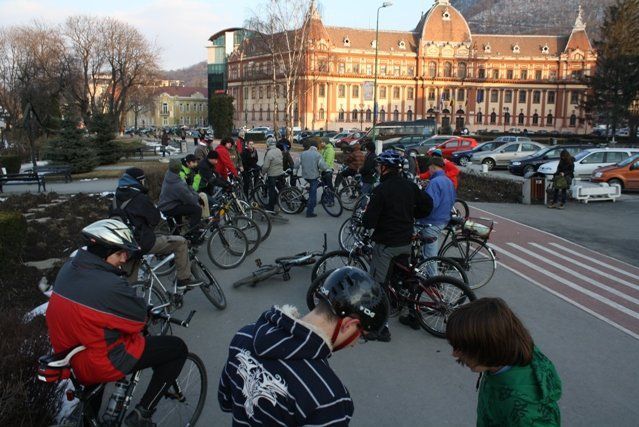 BRAȘOV. Federația Bicicliștilor cere să fie consultată înainte de adoptarea Codului Rutier 1 biciclete_4.jpg