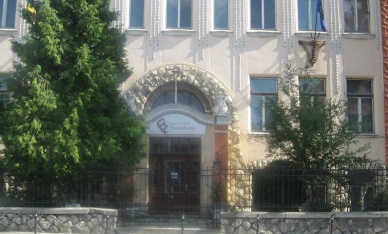 colegiul_2.jpg