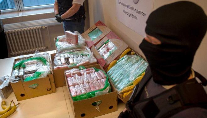OPERAŢIUNE de AMPLOARE. 303 kilograme de cocaină, confiscate de poliţişti 1 droguri_3.jpg