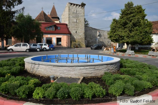 fantanaprimarieghimbav2_220511.JPG
