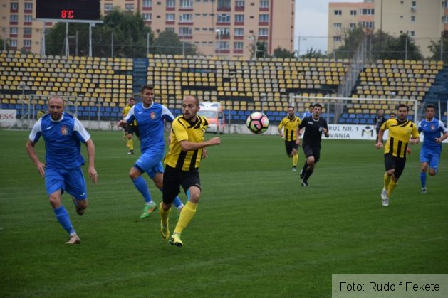 fotbalfcbrasovbalotestiseptembrie05_222088.JPG