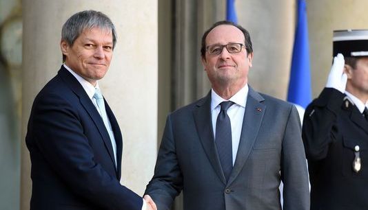 BRAŞOV. Mesaj de la un braşovean neliniştit pentru preşedintele Franţei: „Data viitoare cereți călătoria cu avionul sau pe autostradă!” 1 hollande-ciolos.jpg
