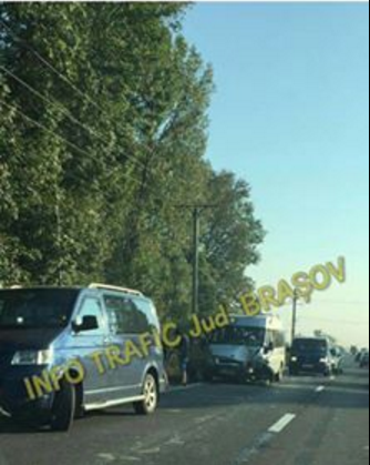 Brașov. Două microbuze și un autoturism, implicate într-un eveniment rutier la Lunca Câlnicului 1 lc.png