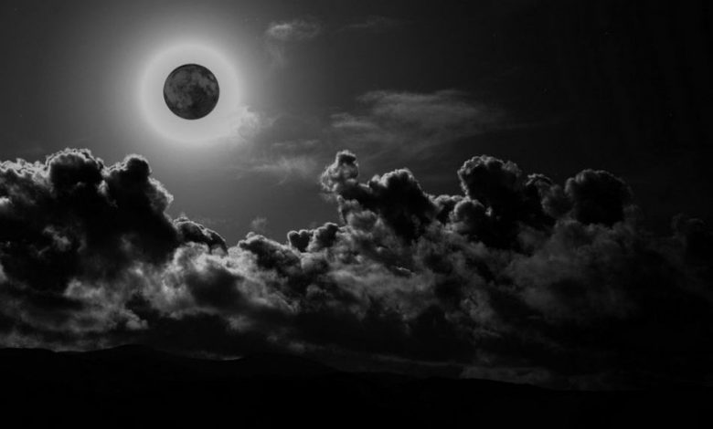 luna-neagra.jpg