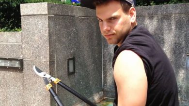 man-cuts-selfie-sticks-branch-cutter-buddy-bolton-5_220828.j