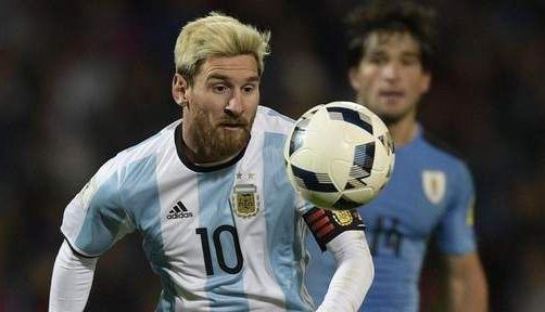 Messi are un „CIORAP-TATUAJ”!!! 1 messi_15.jpg