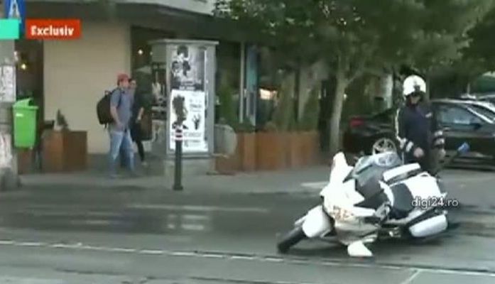 Incident în coloana oficială a lui Francois Hollande 1 motociclist-39144700.jpg