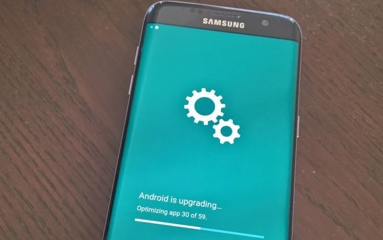 Nou update de firmware disponibil pentru Samsung Galaxy S7 edge 1 s7-edge.jpg