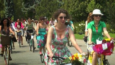 BRAȘOV. Astăzi, biciclistele chic fac paradă prin oraș 2 skirtbike.jpg