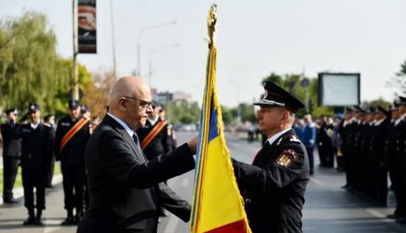BRAŞOV. Raed Arafat va participa la înmânarea drapelului de luptă de către ISU 1 steag-isu.jpg