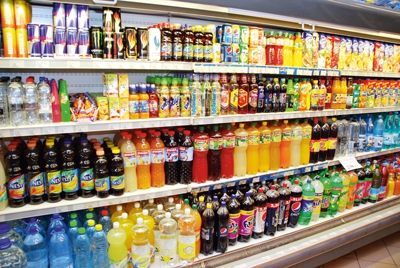 Update. BRAŞOV. Peste 33.000 de litri de sucuri improprii consumului au fost scoase de la vânzare de Protecţia Consumatorilor 1 sucuri1.jpg