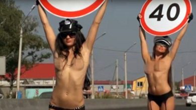 topless_4.jpg