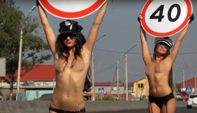 topless_4.jpg