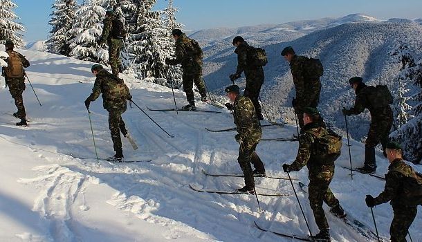 PREDEAL. Un militar s-a SINUCIS la serviciu!!! 1 vanatorimunte.jpg