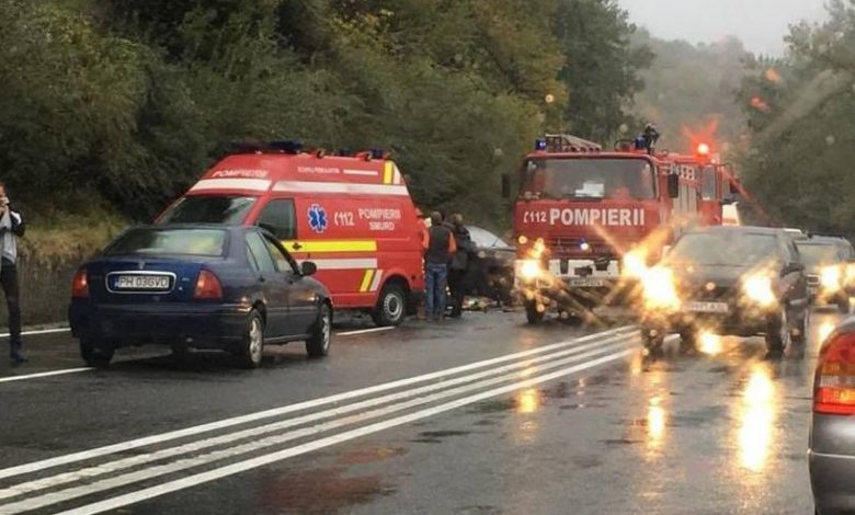 Accident pe DN1. Impact frontal, două persoane încarcerate 1 accidentnistoresti.jpg