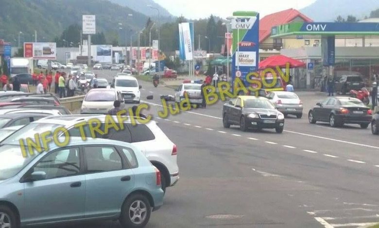 BRAȘOV. Motociclist transportat la spital, în urma unui accident produs în zona hotelului Ramada (FOTO) 1 accidentramada_2.jpg