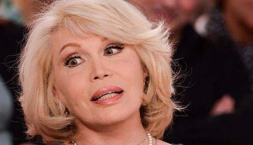 Ce DECIZIE a luat Amanda Lear?!... 1 amandalear.jpg