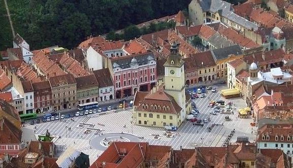 BRAŞOV. Recidivişti arestaţi după un furt comis într-un magazin din Piaţa Sfatului 1 brasov2_3.jpg