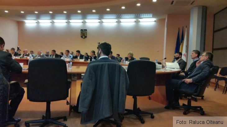 BRAȘOV. Municipalitatea acordă patru tipuri de burse pentru elevii brașoveni 1 consiliu oct 2_224508.jpg