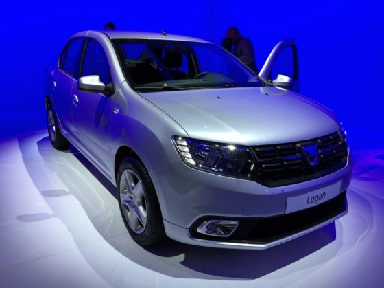 Dacia a inaugurat la Salonul Auto de la Paris modelele facelift Logan, Logan MCV, Sandero şi Sandero Stepway 1 desch_223296.jpg