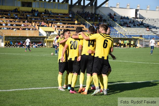 fotbalfcbrasovchindiatargoviste09_222811.JPG