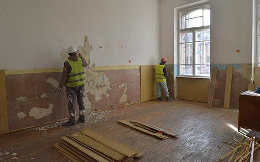 BRAŞOV. Lucrări de 1,4 milioane de lei, pentru reabilitarea interioară a corpului B al Colegiului „Transilvania” 1 renovare.jpg