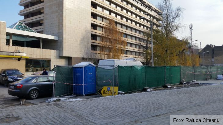 BRAŞOV. A picat proiectul privind piaţeta de pe strada Sf. Ioan... Zona din spatele hotelului Aro Palace rămâne parcare 1 20161117_094424_225614.jpg