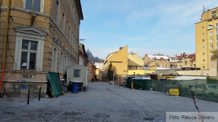 BRAȘOV. Primăria a lansat licitația pentru achiziția studiului istoric fără de care nu poate continua reabilitarea parcării din spatele Aro Palace 1 20161117_094642_225616.jpg