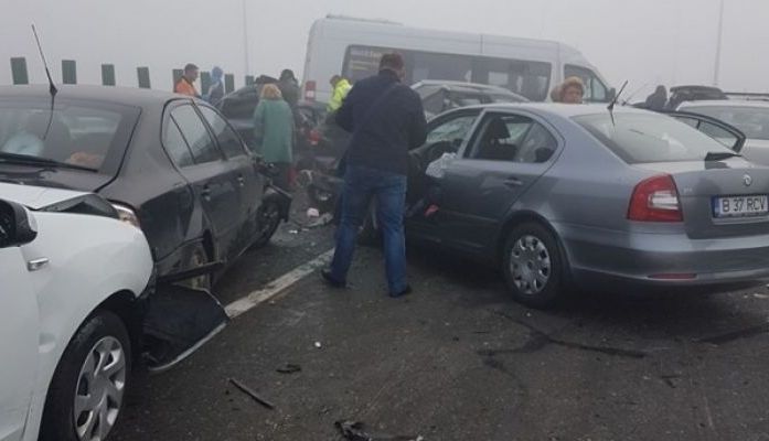 Accident grav pe Autostrada Soarelui. 15 mașini implicate, 3 morți și 57 de răniți. S-a activat planul roșu de intervenție - FOTO 1 accidentautostradasoarelui_2.jpg