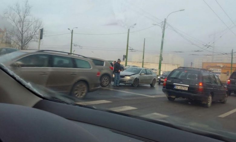 BRAŞOV. Carambol la intersecţia străzilor Carpaţilor şi Vasile Alecsandri 1 accidentcarpatilor.jpg