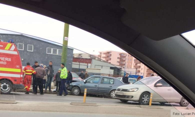 BRAȘOV. Accident în zona Coresi Shopping Resort - FOTO 1 accidentcoresi1.jpg