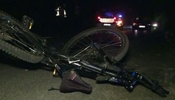 BRAŞOV. Biciclist băut, accidentat de un autobuz aflat în depăşire 1 bicicletanoaptea.jpg