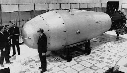 Bombă nucleară din 1950, DESCOPERITĂ în Canada!?! 1 bomba_7.jpg