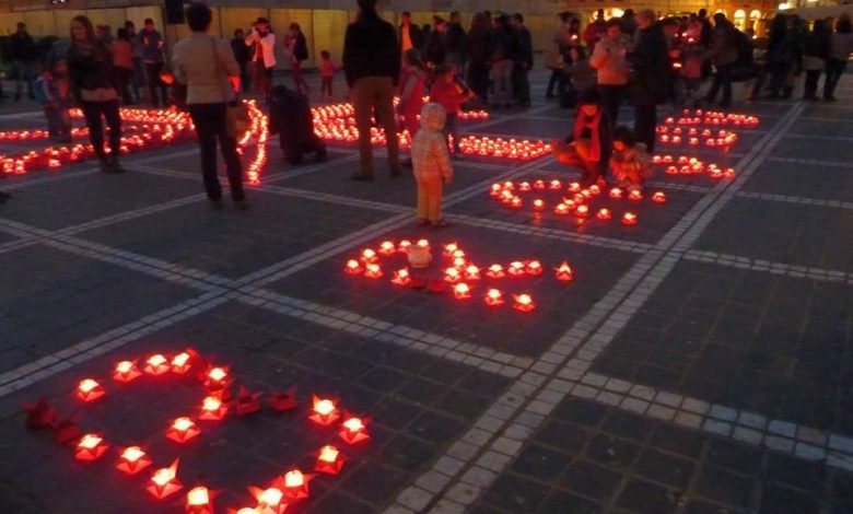 BRAŞOV. „Un milion de stele” în Piaţa Sfatului 1 candelepiatasfatului.jpg