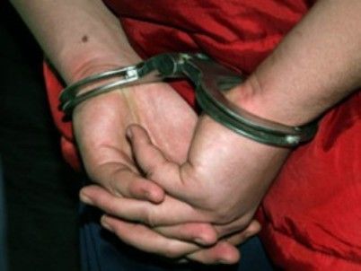 BRAȘOV. Scandalagiu reținut de polițiști pentru că și-a bătut soția și fiica 1 catuse_7.jpg
